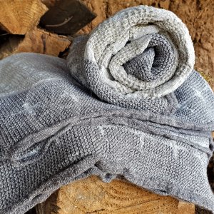 Half-linen bath towel with blue stripes